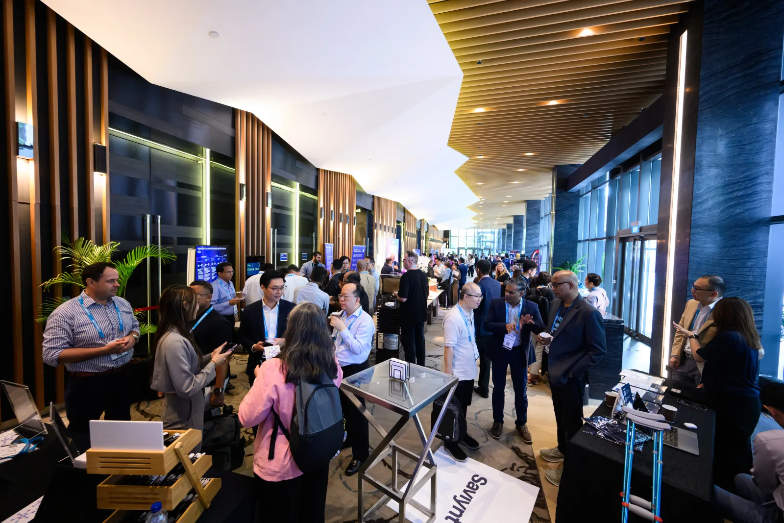 Attendees networking at SAPinsider Summit